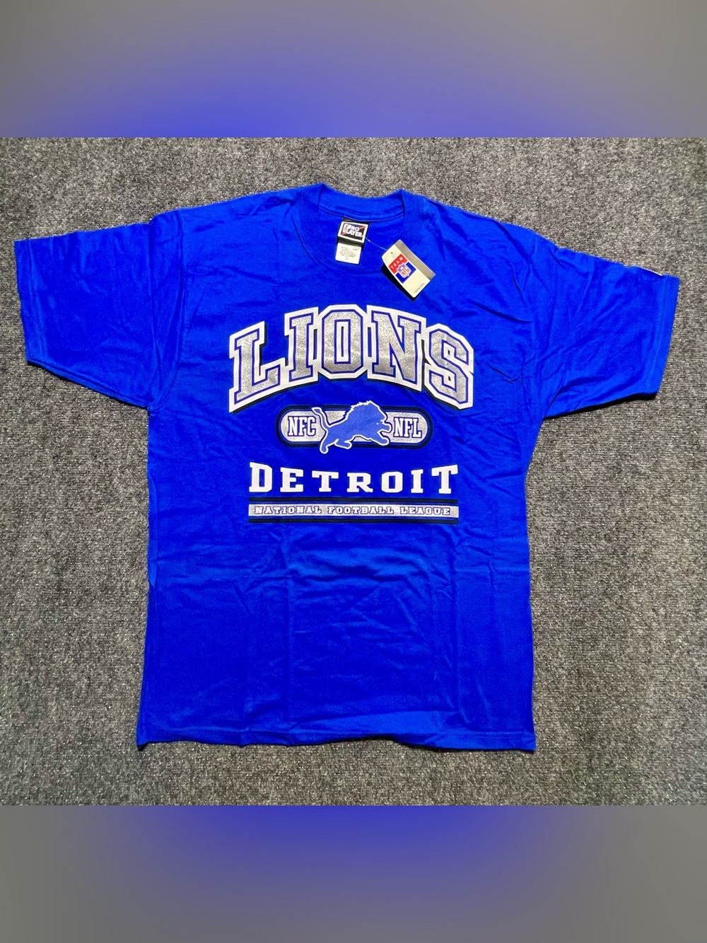 New with tags Pro Player Detroit Lions shirt LG Large